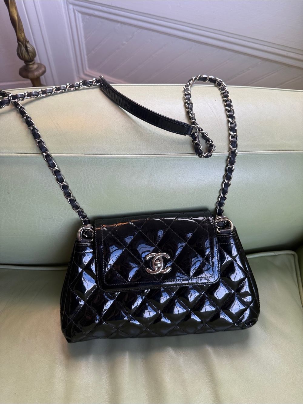 CHANEL Quilted Patent Coco Shine Large Accordion Shoulder Bag with Chain Strap - Picture 3 of 10